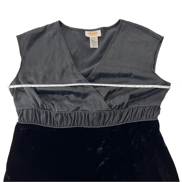 Talbots Womens Black Silk & Rayon Faux Wrap Sleeveless V-Neck Blouse Size 10 Lux - Picture 10 of 14